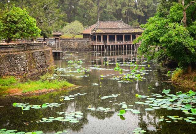 tu duc tomb