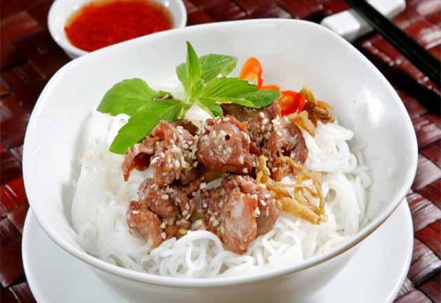 Appetizing Vietnamese Street Food – Bun Thit Nuong 1 bun thit nuong