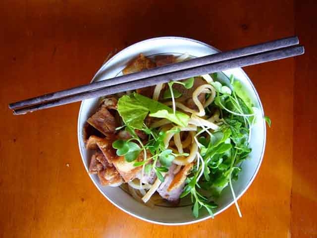 Cao Lau Hoi An (traditional noodle dish of Hoi An) vietnamese noodles