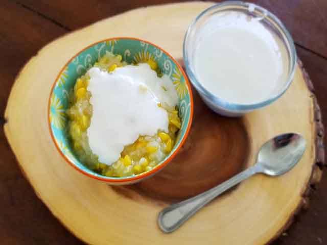 Corn pudding (Chè Bắp) Vietnam Cuisine Dessert