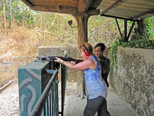 cu chi tunnels tour