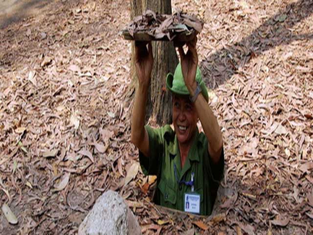 cu chi tunnels tour