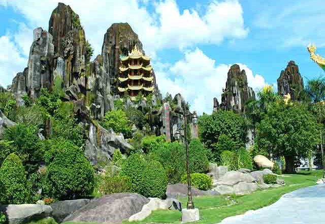 The Marble Mountains in Da Nang 1 da nang hoi an shore excursions
