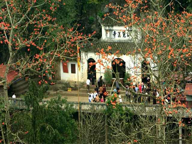 Perfume Pagoda hanoi